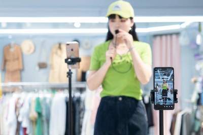 尋求商品批發的“數字之變”——“天下第一街”漢正街再出發服裝服飾批發